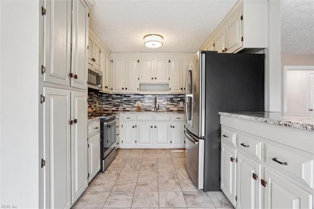 22 Cordova DR, Hampton, VA 23666