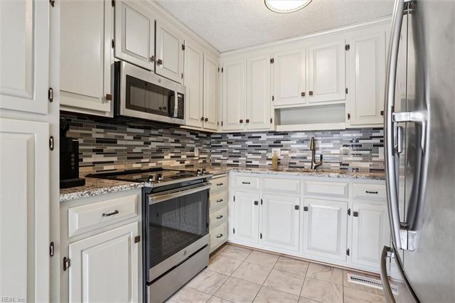 22 Cordova DR, Hampton, VA 23666