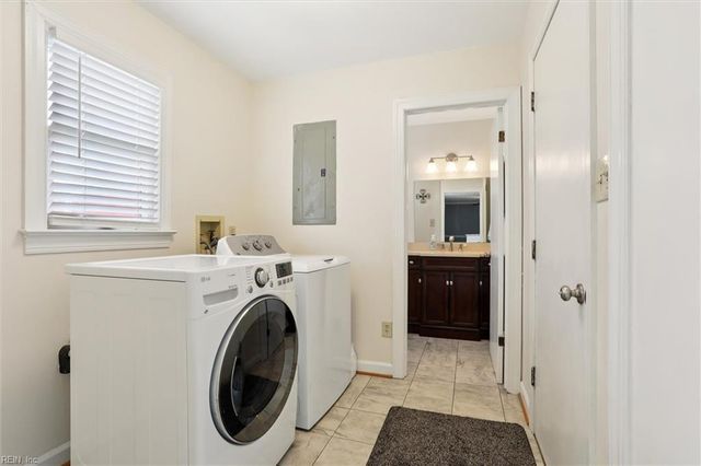 22 Cordova DR, Hampton, VA 23666