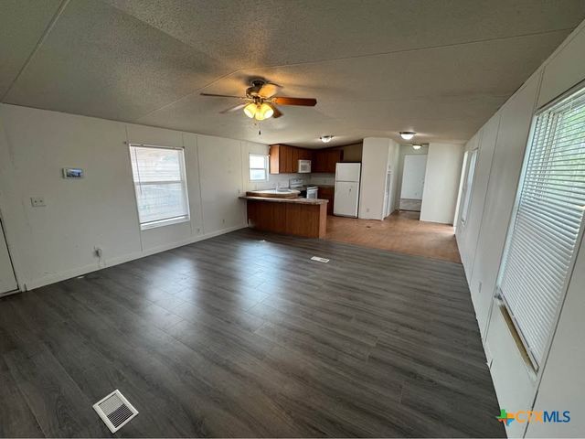 456 Limestone Dr, New Braunfels, TX 78130