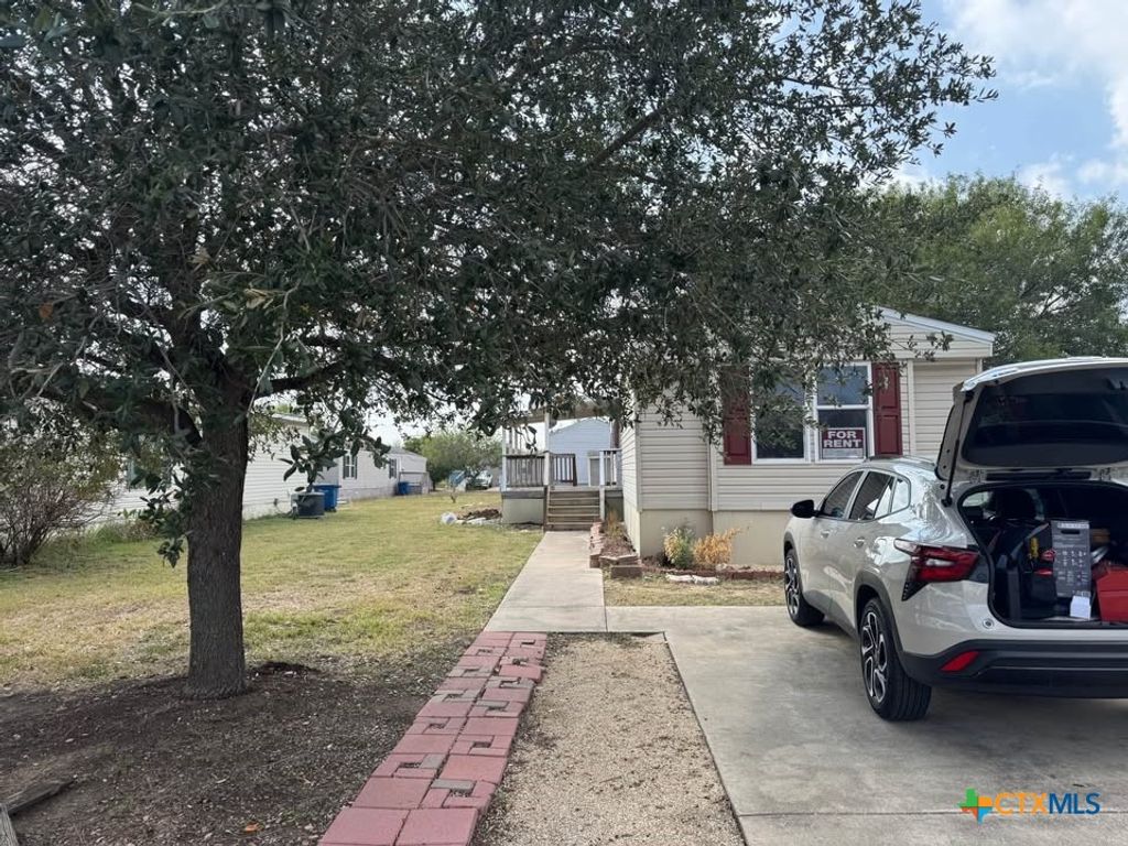 456 Limestone Dr, New Braunfels, TX 78130