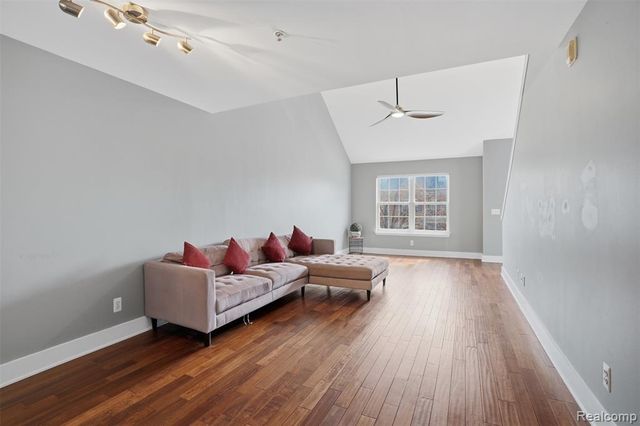 39478 Springwater Drive, Northville, MI 48168