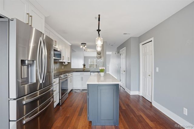 39478 Springwater Drive, Northville, MI 48168