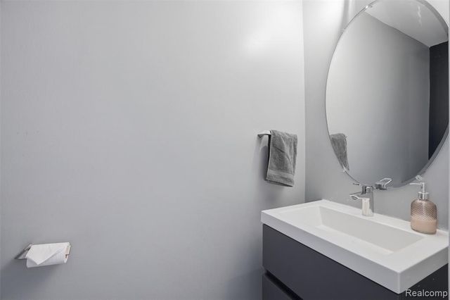 39478 Springwater Drive, Northville, MI 48168