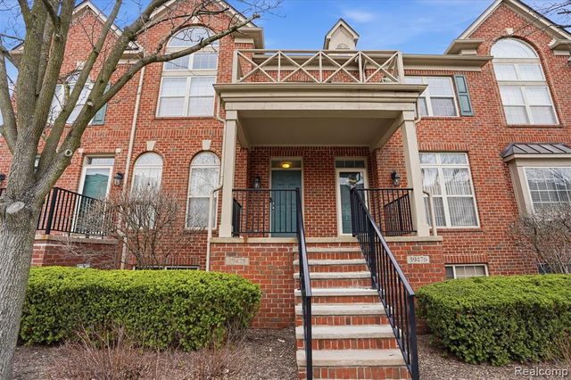 39478 Springwater Drive, Northville, MI 48168