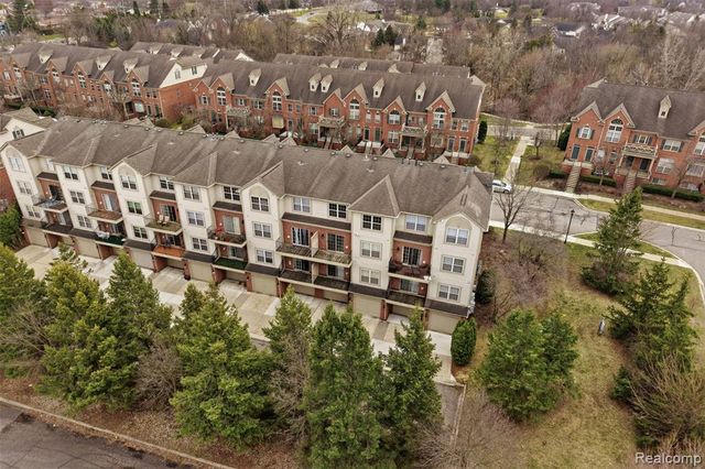 39478 Springwater Drive, Northville, MI 48168