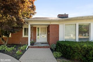 45280 Cass Avenue, Utica, MI 48317