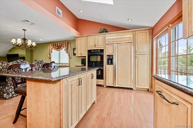 2119 Oliver Way, Merrick, NY 11566