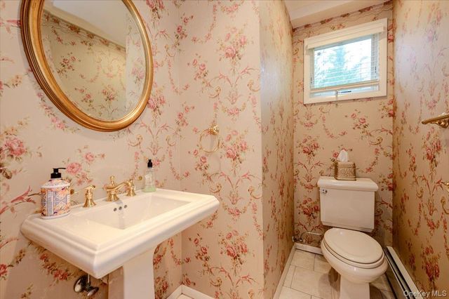 2119 Oliver Way, Merrick, NY 11566