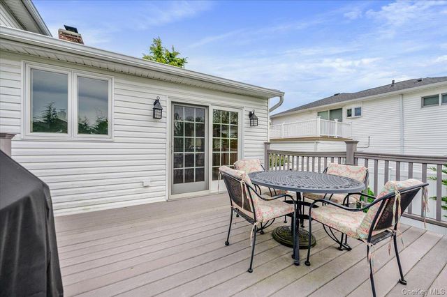 2119 Oliver Way, Merrick, NY 11566