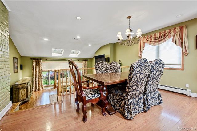 2119 Oliver Way, Merrick, NY 11566