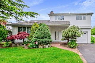 2119 Oliver Way, Merrick, NY 11566