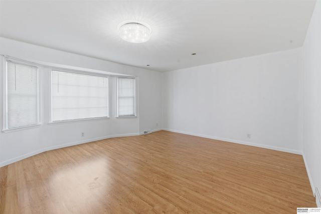 10205 Ohern Street, Omaha, NE 68127