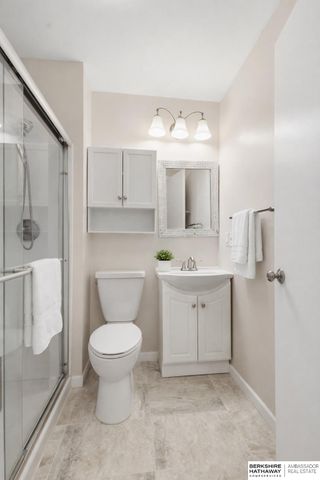 10205 Ohern Street, Omaha, NE 68127