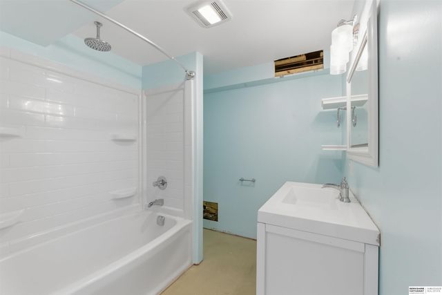 10205 Ohern Street, Omaha, NE 68127