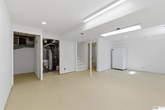 10205 Ohern Street, Omaha, NE 68127