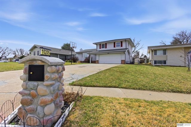 10205 Ohern Street, Omaha, NE 68127