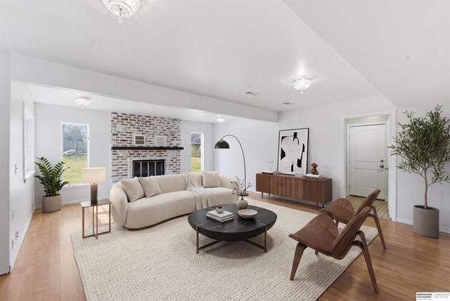 10205 Ohern Street, Omaha, NE 68127