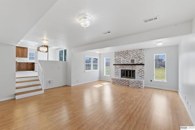 10205 Ohern Street, Omaha, NE 68127