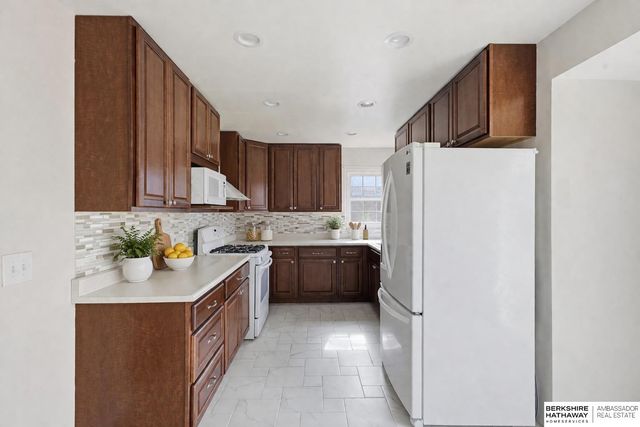 10205 Ohern Street, Omaha, NE 68127