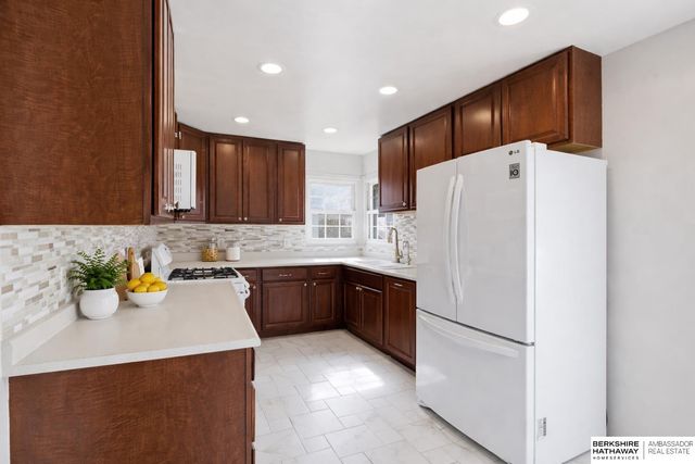 10205 Ohern Street, Omaha, NE 68127