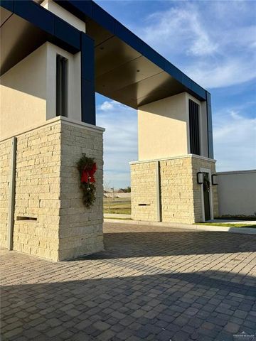 3200 S Wharton Avenue, Edinburg, TX 78539