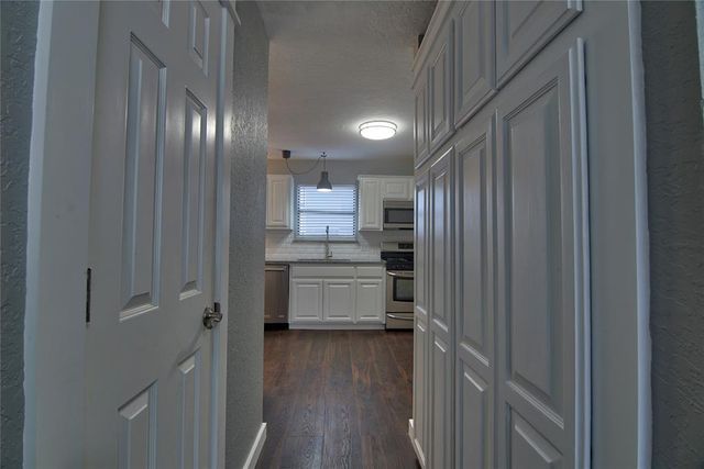 2924 Canyon Oaks Court, Norman, OK 73071