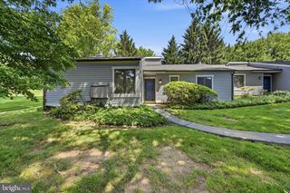130 CHANDLER DR #130, West Chester, PA 19380