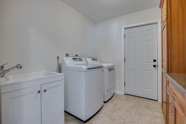 4433 Memorial Circle, Windsor, WI 53598