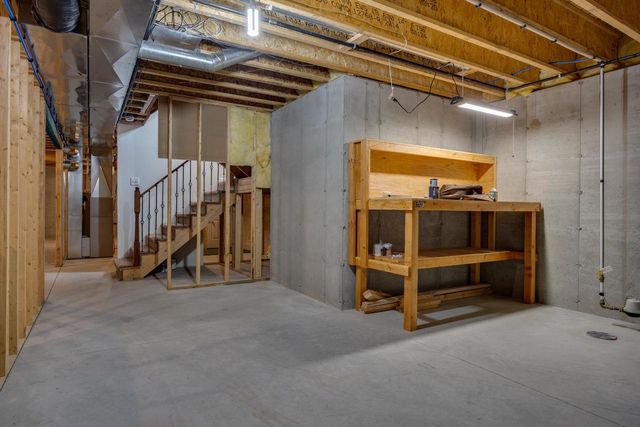 4433 Memorial Circle, Windsor, WI 53598