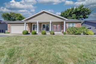 1210 Summerwood Drive, St Peters, MO 63376