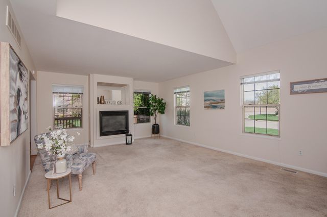 4160 Boulder Pond Drive, Ann Arbor, MI 48108