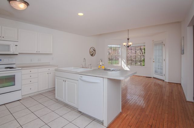 4160 Boulder Pond Drive, Ann Arbor, MI 48108