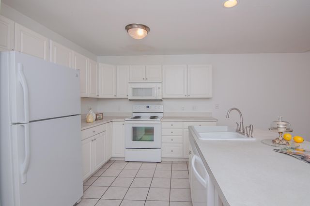4160 Boulder Pond Drive, Ann Arbor, MI 48108