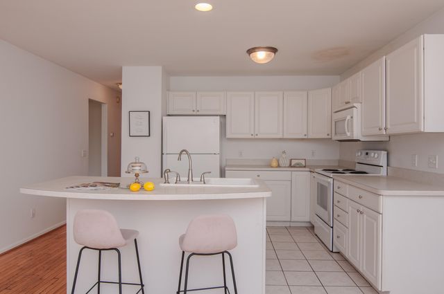 4160 Boulder Pond Drive, Ann Arbor, MI 48108