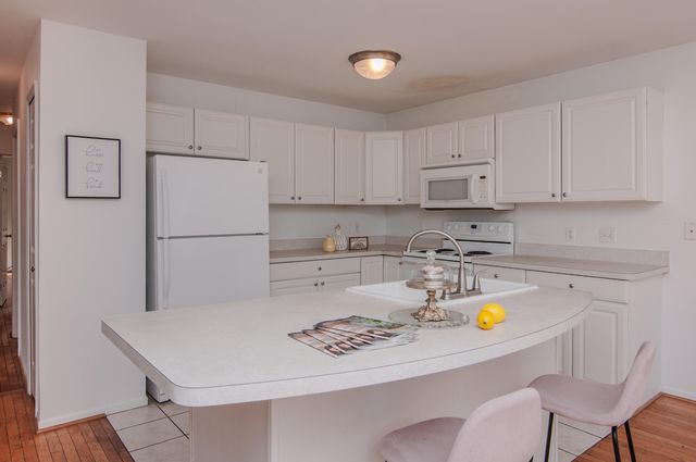 4160 Boulder Pond Drive, Ann Arbor, MI 48108