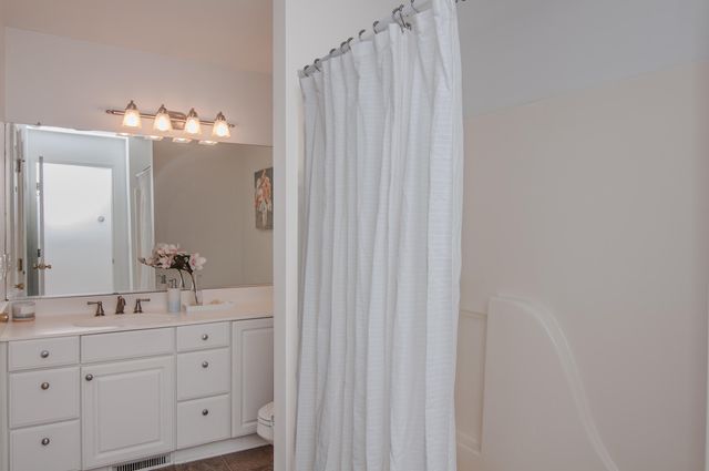 4160 Boulder Pond Drive, Ann Arbor, MI 48108