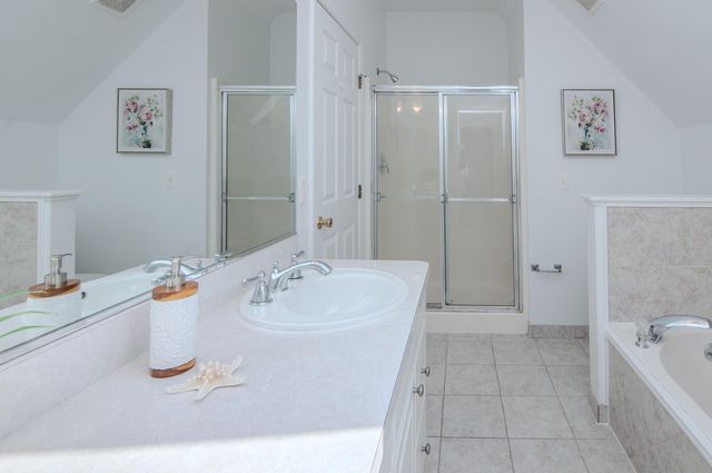 4160 Boulder Pond Drive, Ann Arbor, MI 48108