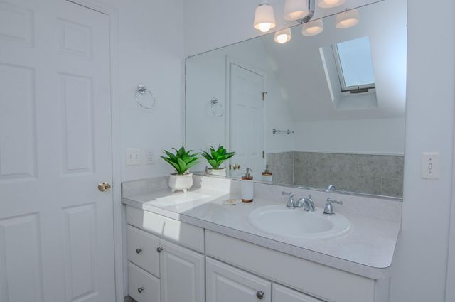 4160 Boulder Pond Drive, Ann Arbor, MI 48108