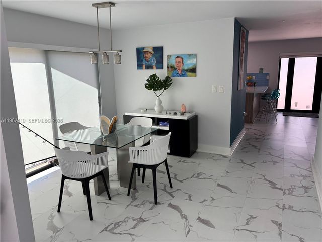 800 NW 133rd Ave, Miami, FL 33182