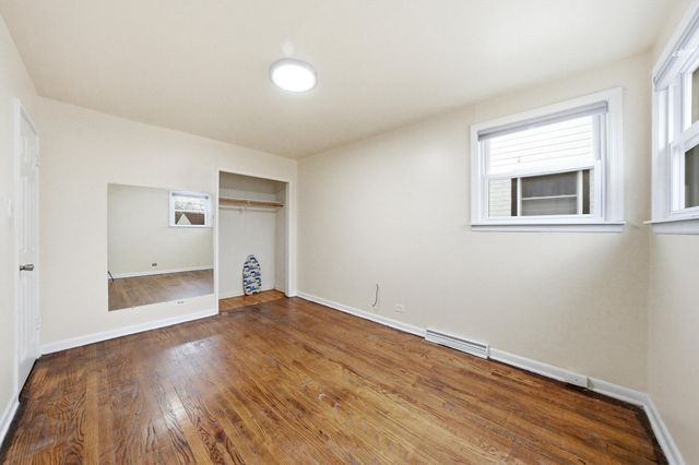 4605 S Laramie Avenue, Chicago, IL 60638