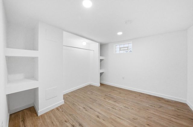 4605 S Laramie Avenue, Chicago, IL 60638