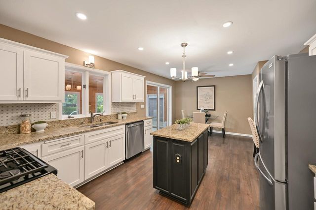 11115 N Wyngate TRACE, Mequon, WI 53092