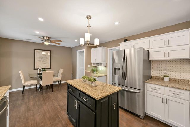 11115 N Wyngate TRACE, Mequon, WI 53092