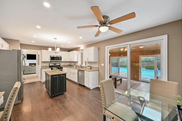 11115 N Wyngate TRACE, Mequon, WI 53092