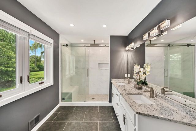 11115 N Wyngate TRACE, Mequon, WI 53092