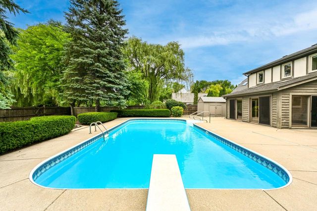 11115 N Wyngate TRACE, Mequon, WI 53092