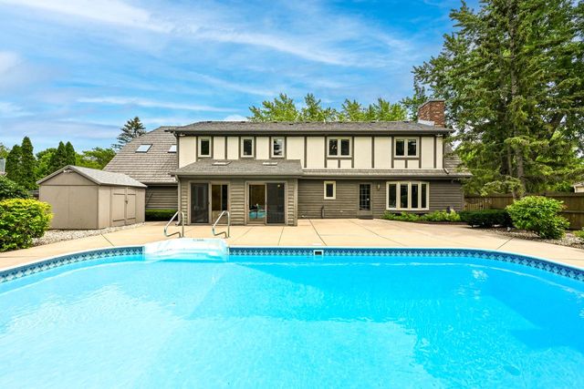 11115 N Wyngate TRACE, Mequon, WI 53092