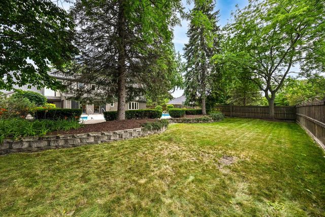 11115 N Wyngate TRACE, Mequon, WI 53092