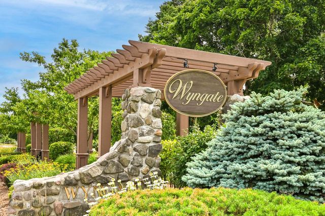11115 N Wyngate TRACE, Mequon, WI 53092